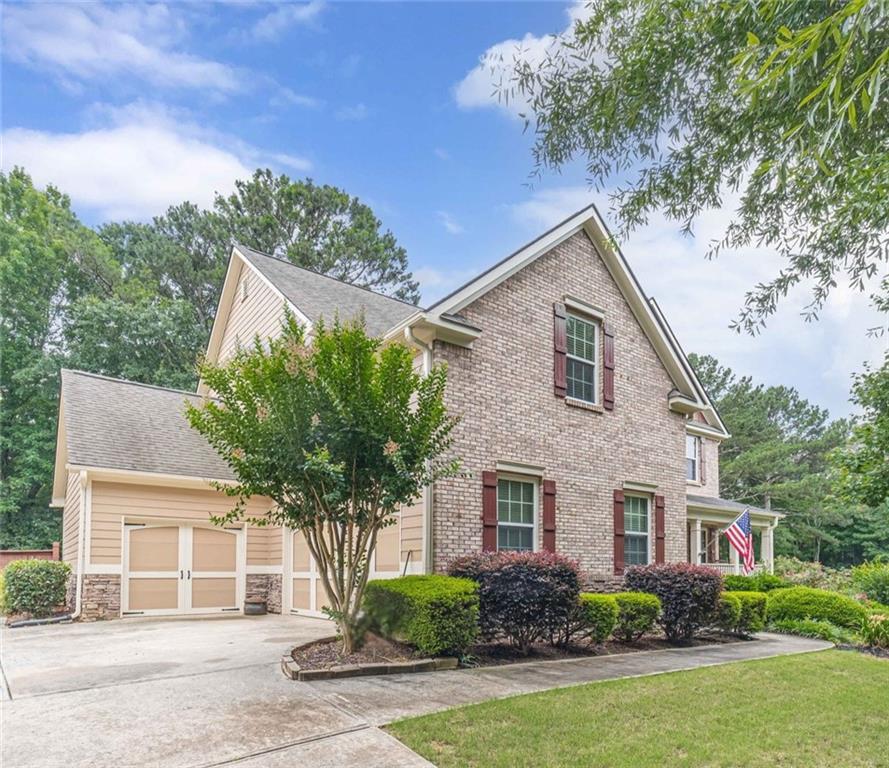 2504 Lois Ct., Loganville, GA 30052