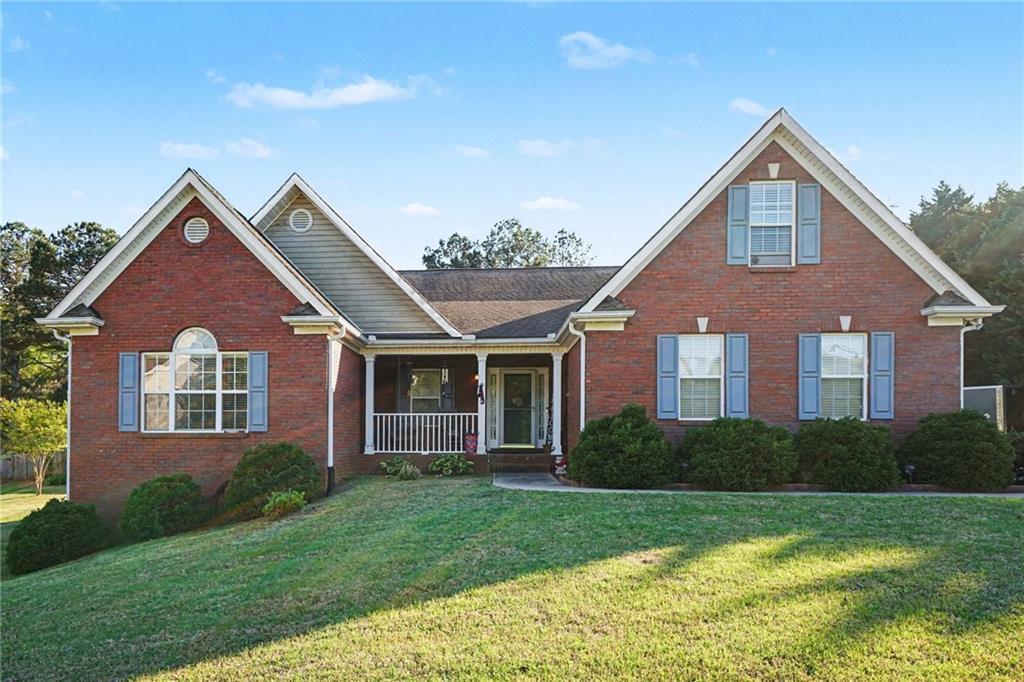 1405 Shiloh Oak Dr., Loganville, GA 30052