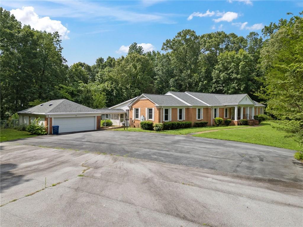 291 E Memorial Dr., Dallas, GA 30132