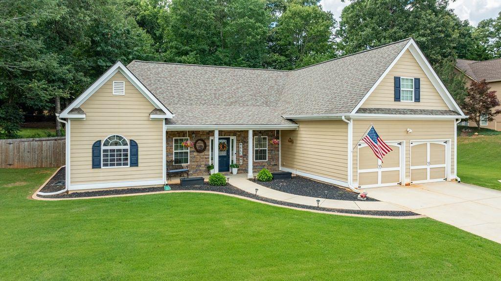 6050 Windsorcreek Dr., Douglasville, GA 30135