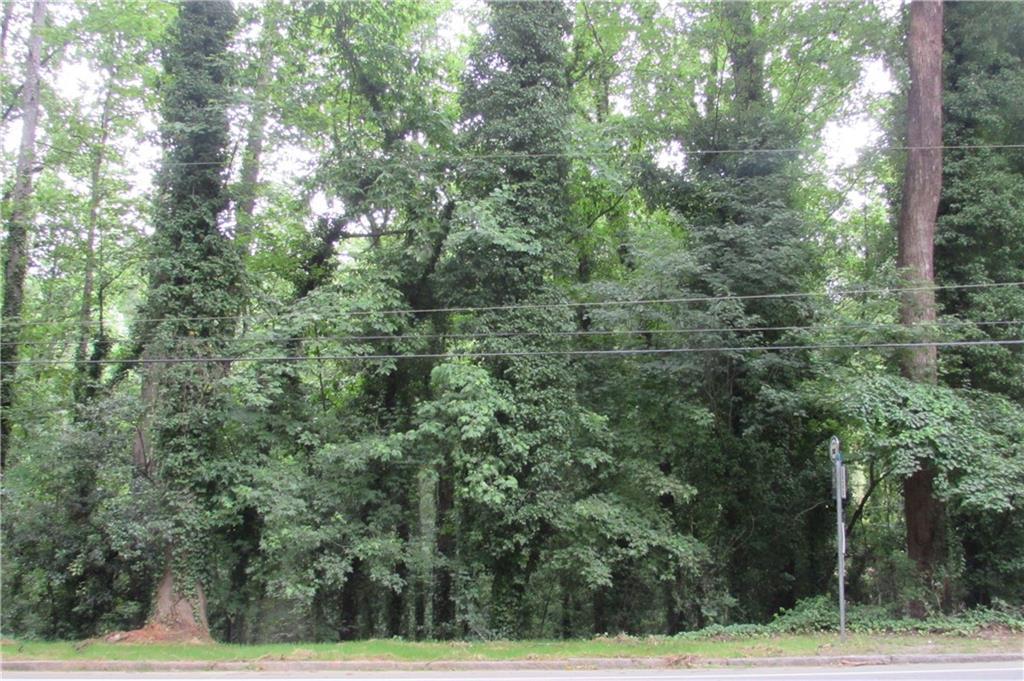 3136 Collier Dr., Atlanta, GA 30318