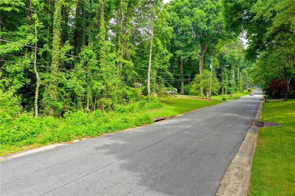 1389 Branchwood Dr., Snellville, GA 30078