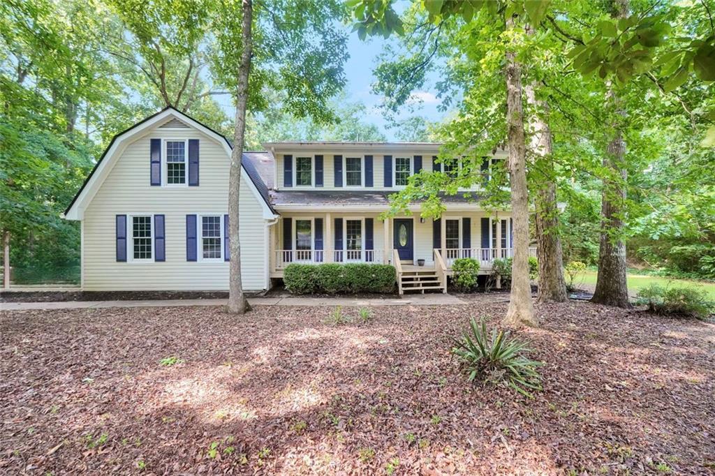 135 Pamela Ct., Fayetteville, GA 30214