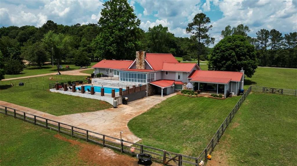 335 Old Farm Rd., Fayetteville, GA 30215