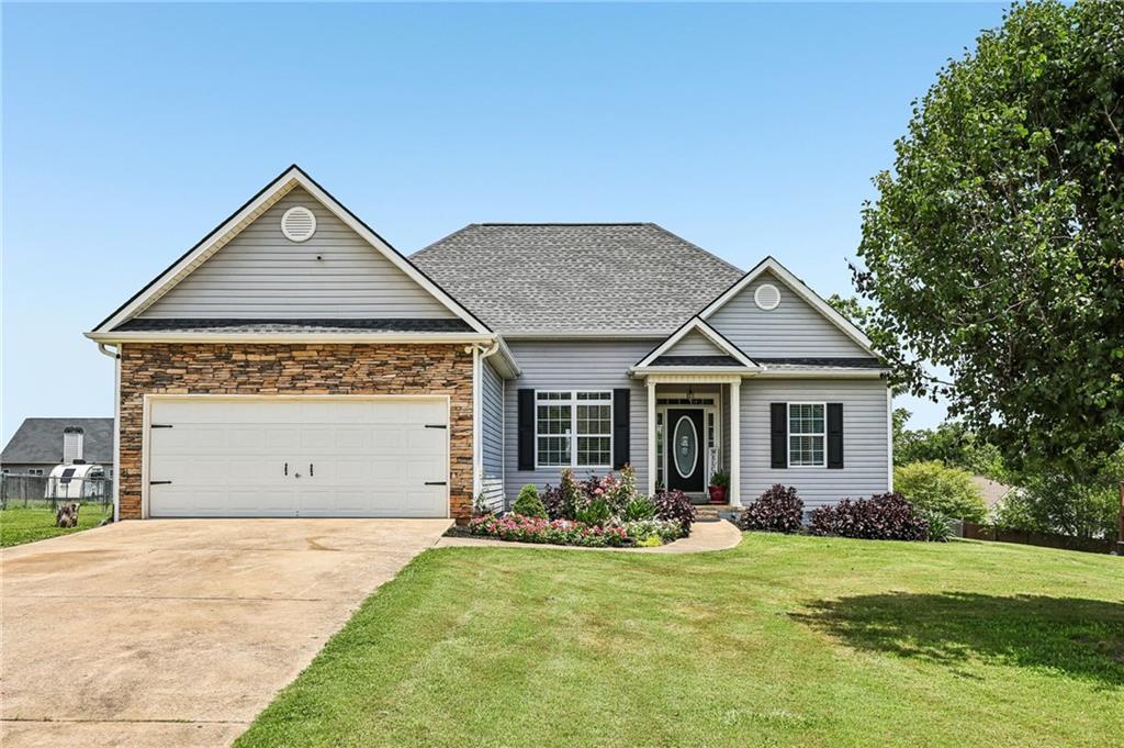 221 Polar Ln., Carrollton, GA 30117