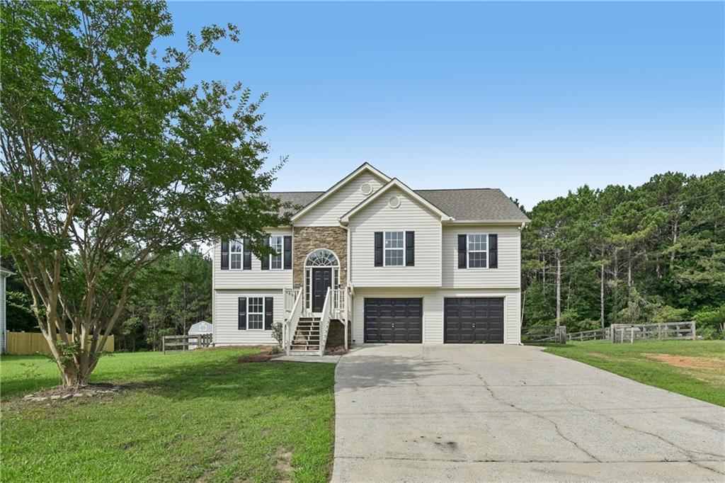 306 Timothy Dr., Dallas, GA 30132