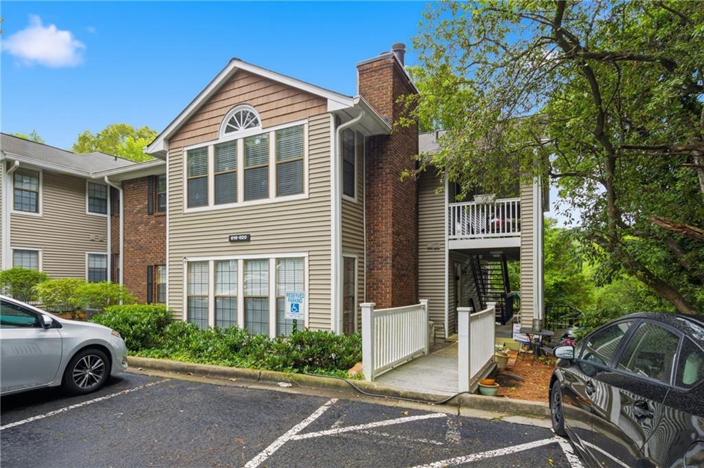 619 Barrington Hills Dr., Atlanta, GA 30350