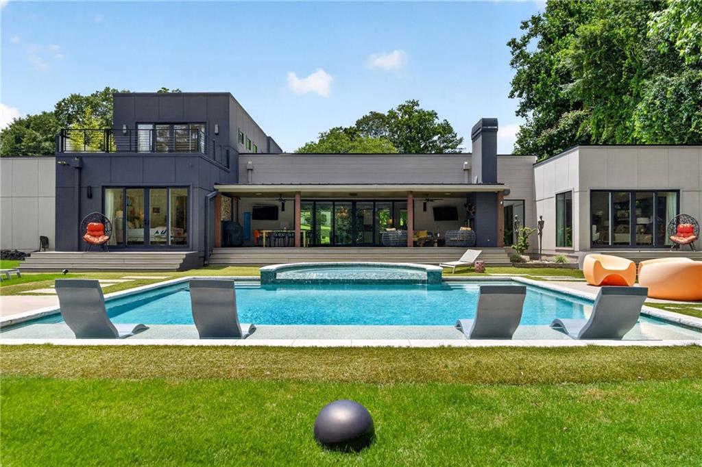 103 Melanie Ln., Woodstock, GA 30188