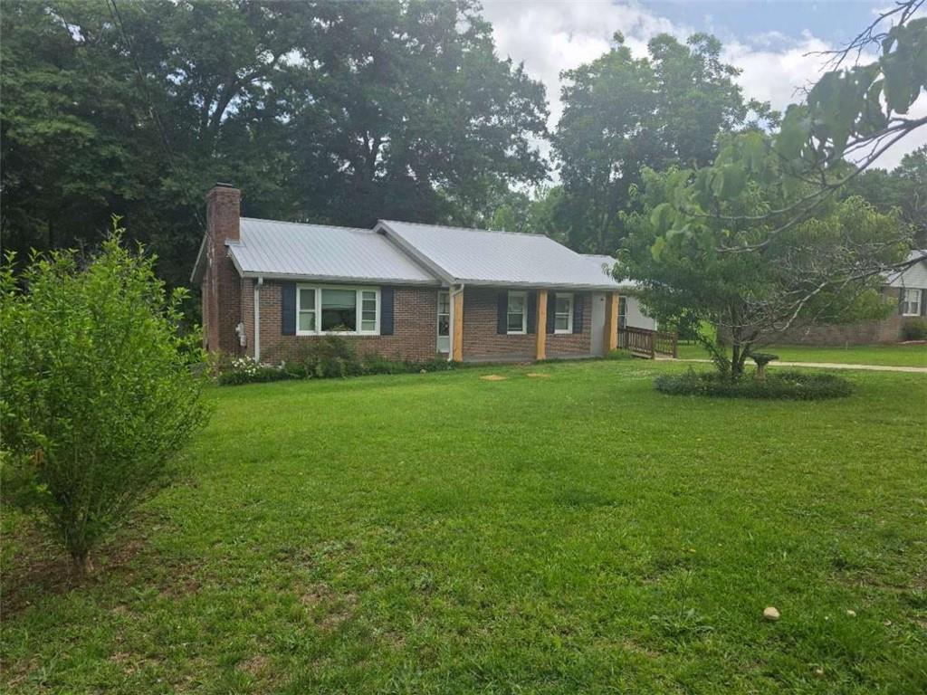 128 Hillview Dr., Thomaston, GA 30286