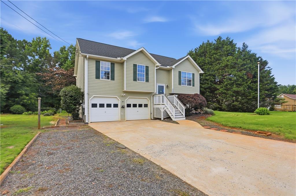 128 Ravenwood Ln., Rockmart, GA 30153