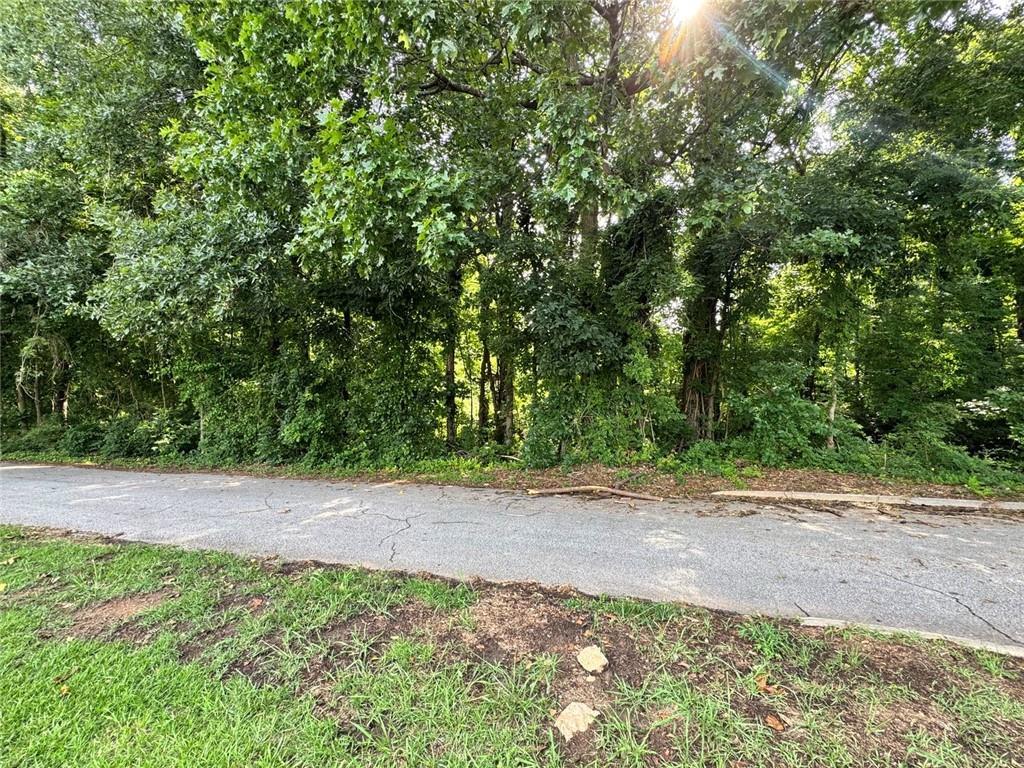 535 Camelot Pkwy., Jonesboro, GA 30236