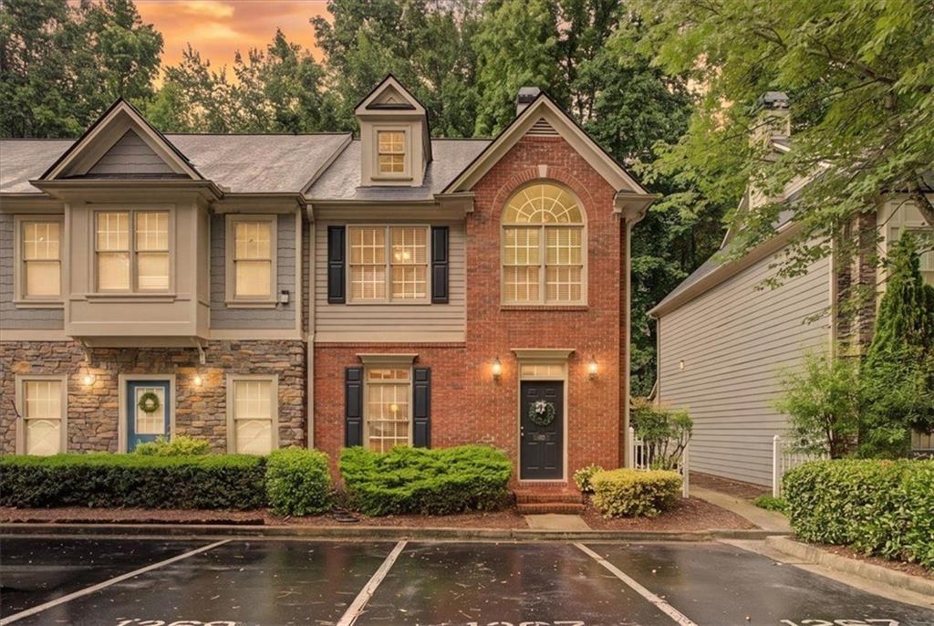 1267 Harris Commons Pl., Roswell, GA 30076