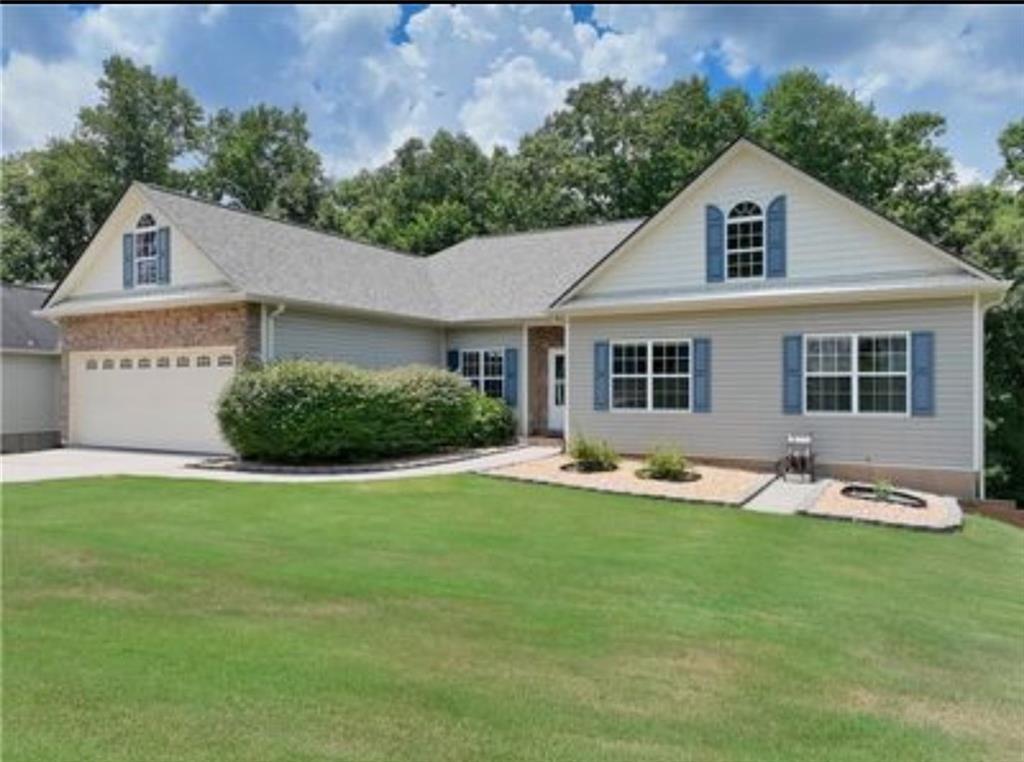 3576 Phoenix Cove Dr., Gainesville, GA 30506