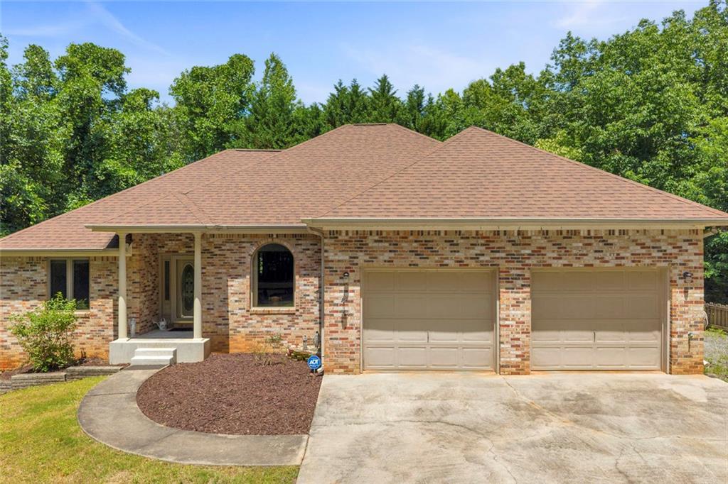 160 Quail Ridge Dr., Cleveland, GA 30528