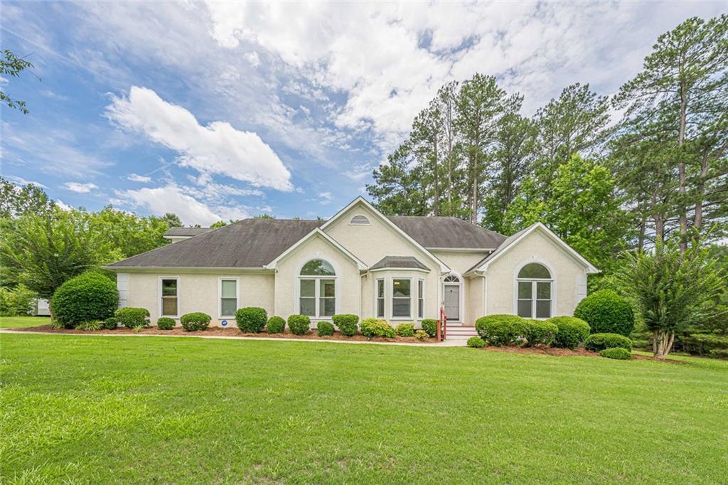 155 Noble Forest Dr., Fayetteville, GA 30215