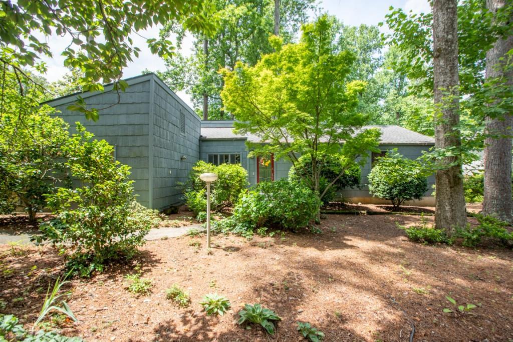 2571 Sandy Ct., Marietta, GA 30066