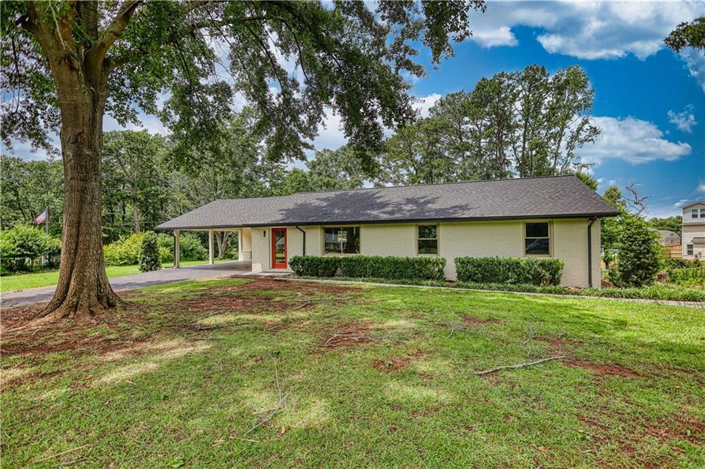 32 Eva Ln., Stockbridge, GA 30281