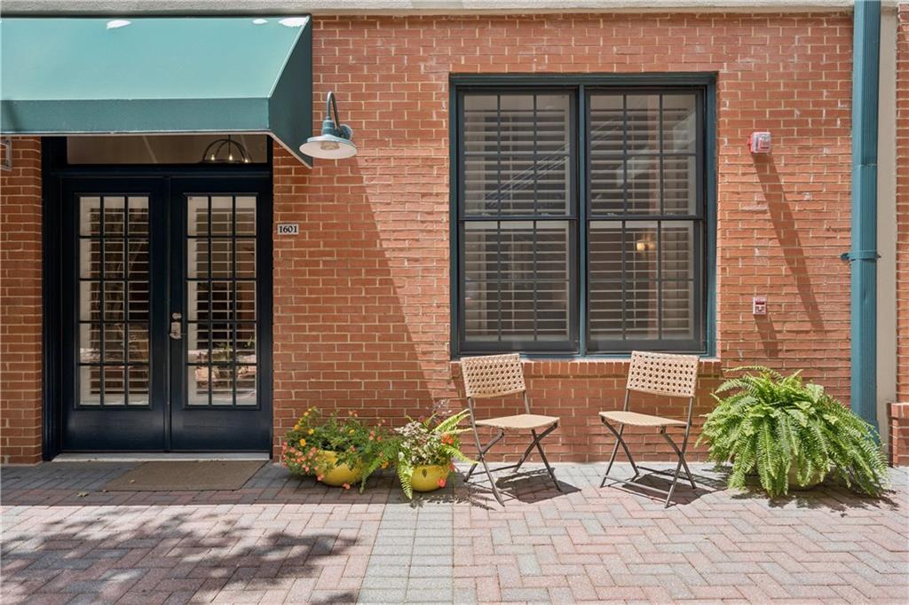1601 Liberty Ln., Roswell, GA 30075