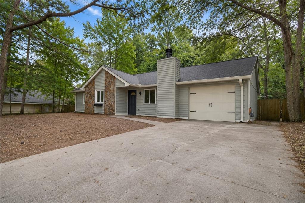 1252 Sherwood Dr., Norcross, GA 30093