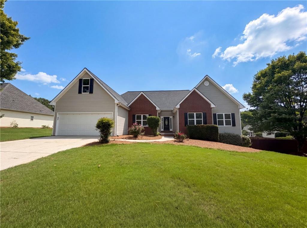 3322 Henderson View Ct., Loganville, GA 30052