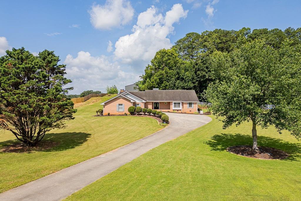 210 Wildwood Dr., Cartersville, GA 30120