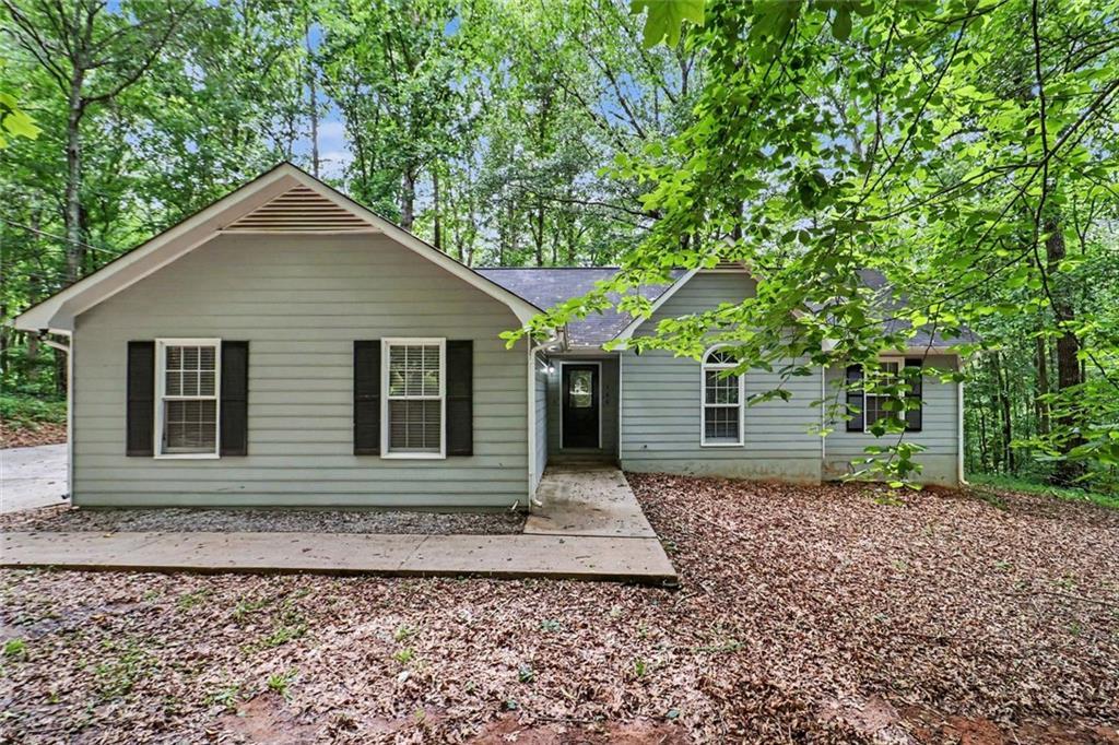 160 Vineyards Dr., Newnan, GA 30265