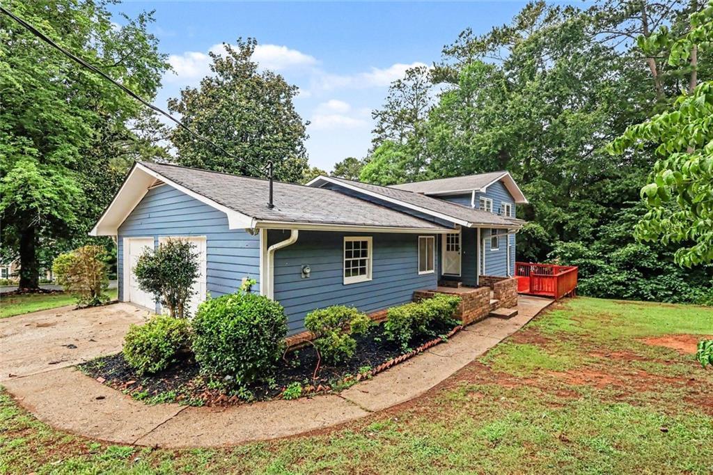 3348 Goldenchain Dr., Lithonia, GA 30038