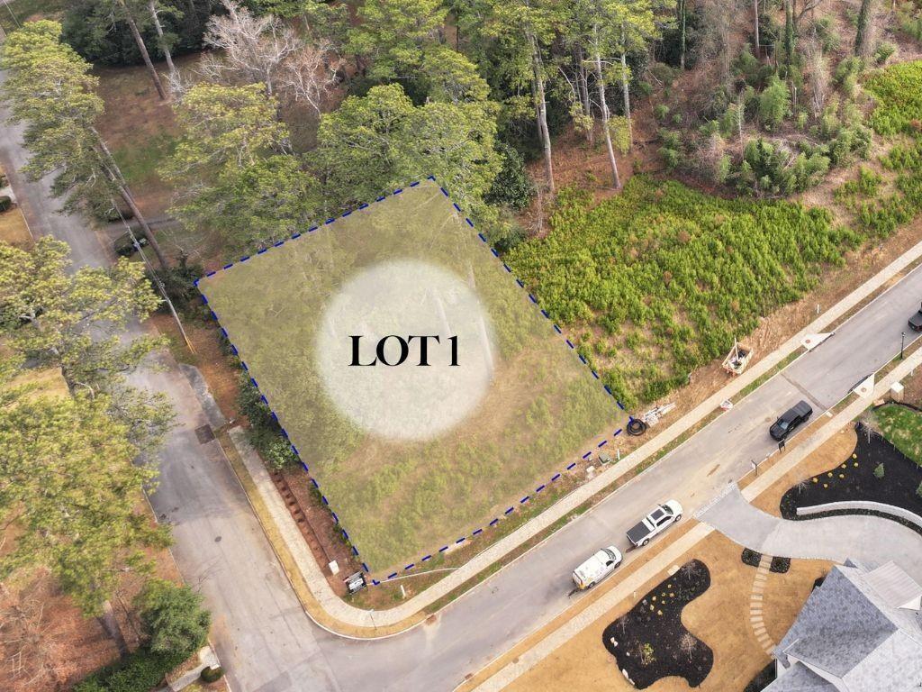 462 Emily Reed Ln., Atlanta, GA 30342