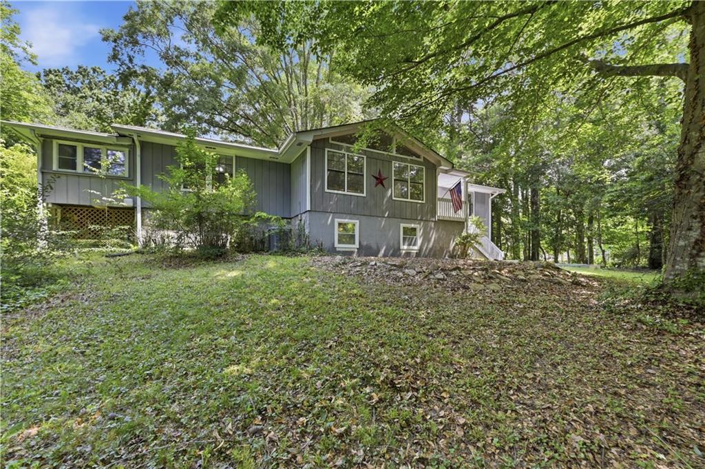 1988 Elmwood Cir., Snellville, GA 30078