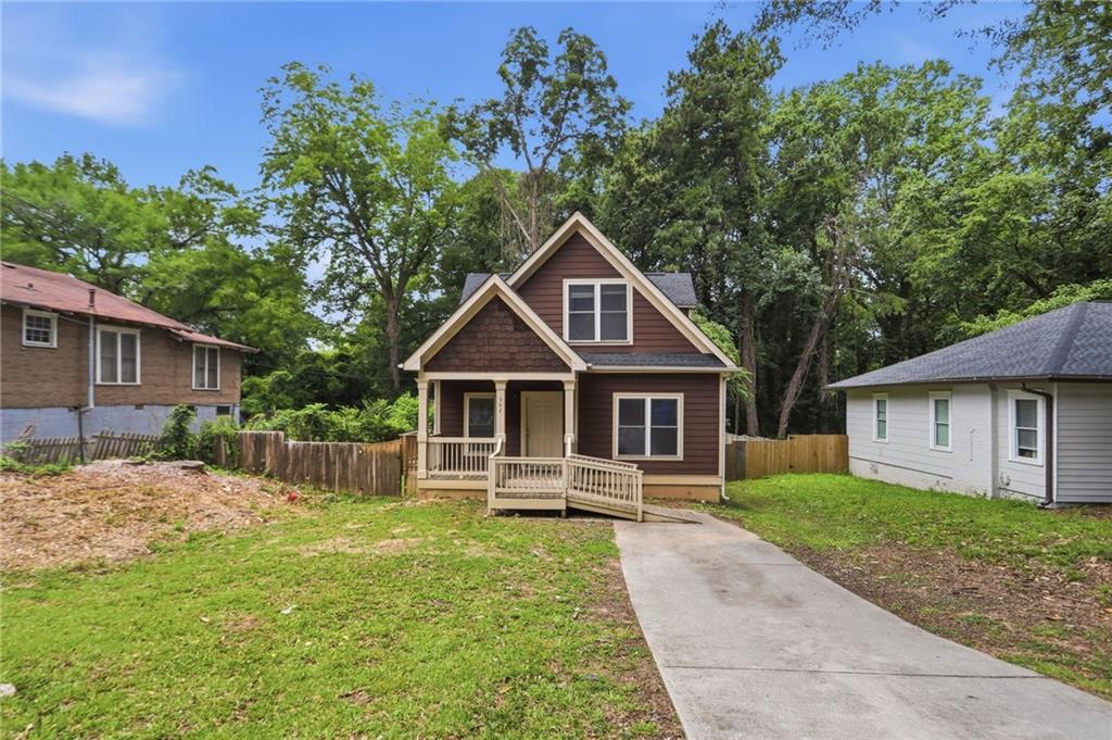562 Woodlawn Ave., Atlanta, GA 30318