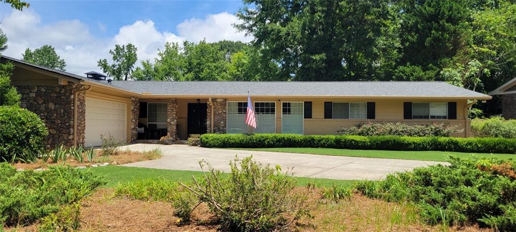 2730 Fontainebleau Dr., Dunwoody, GA 30360