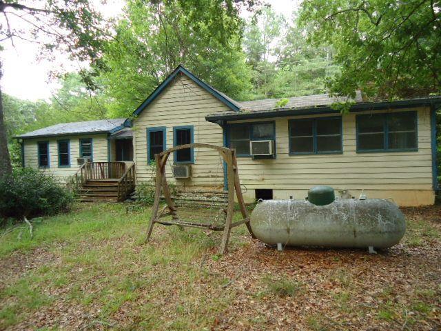 9480 Waldrip Rd., Gainesville, GA 30506
