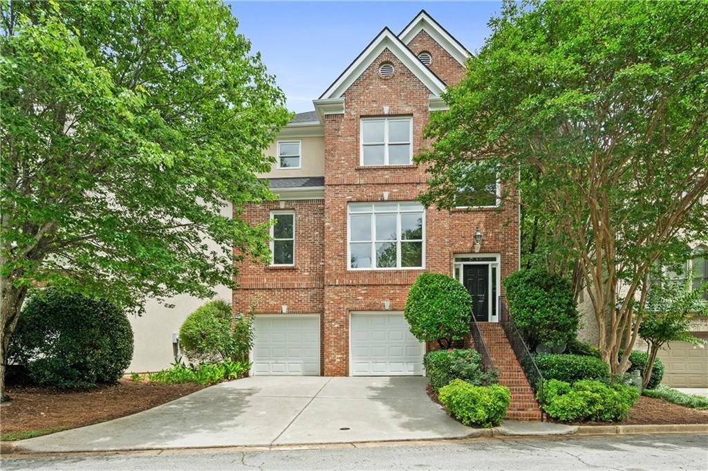 2434 Vivian Cir., Decatur, GA 30030