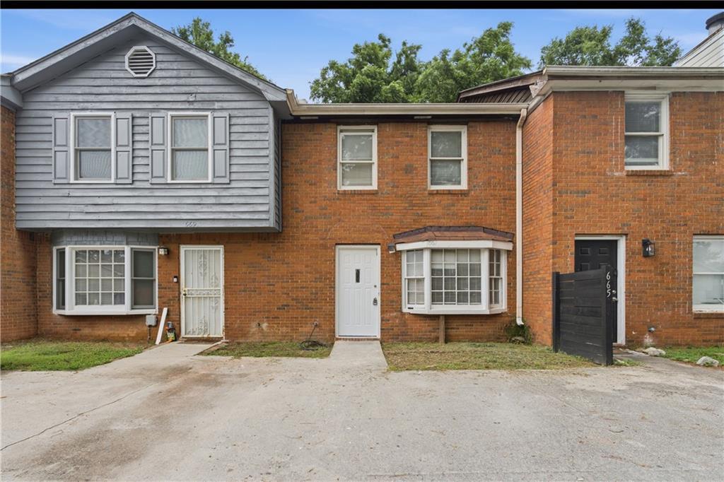 667 Hunting Creek Ln., Conyers, GA 30013