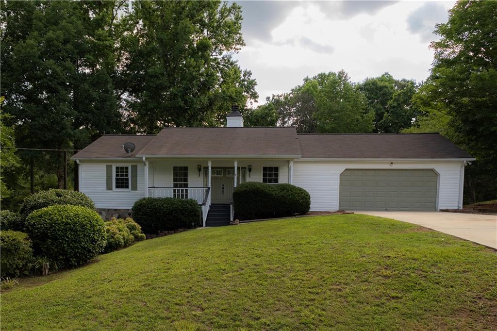 60 Lakeside Dr, Covington, GA 30016