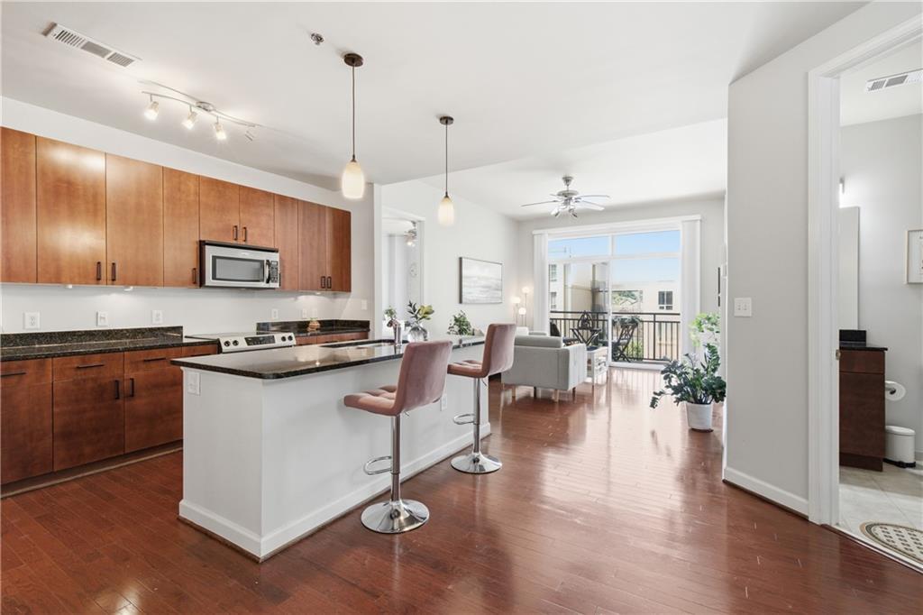 711 Cosmopolitan Dr. #326, Atlanta, GA 30324
