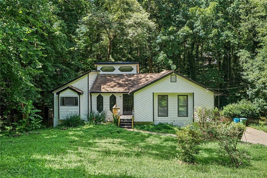 1373 Fairfield Dr., Lilburn, GA 30047