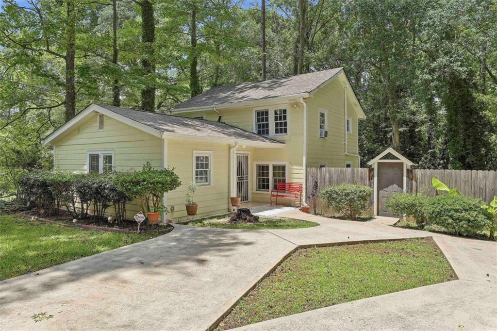 184 Fairview Dr., Fairburn, GA 30213