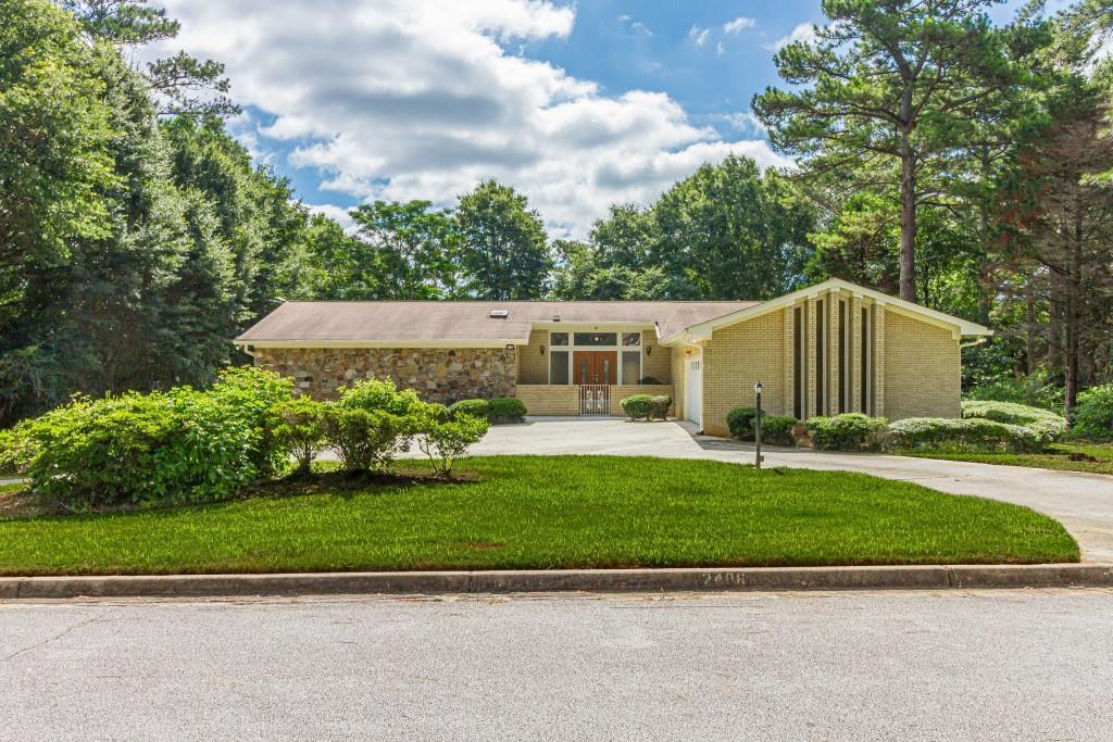 2406 Lost Valley Tr., Conyers, GA 30094