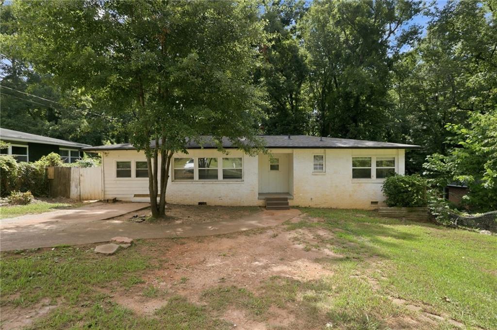 6135 Holiday Blvd., Forest Park, GA 30297