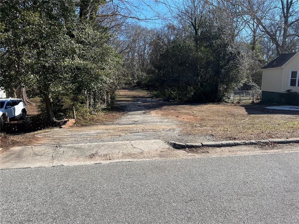 14 Hamilton Bohannon Dr., Newnan, GA 30263