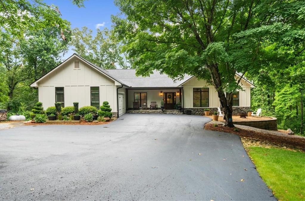9040 Walnut Cove Ct., Gainesville, GA 30506