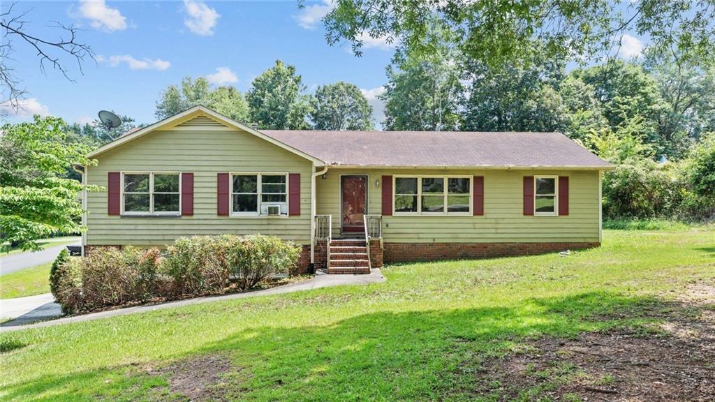 5 Ridgedale Dr., Silver Creek, GA 30173