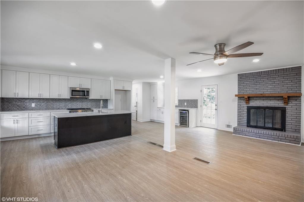 1944 Lashley Ct., Snellville, GA 30078