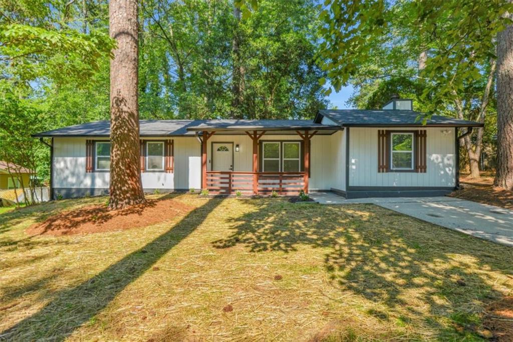 8438 N Pond Dr., Riverdale, GA 30274