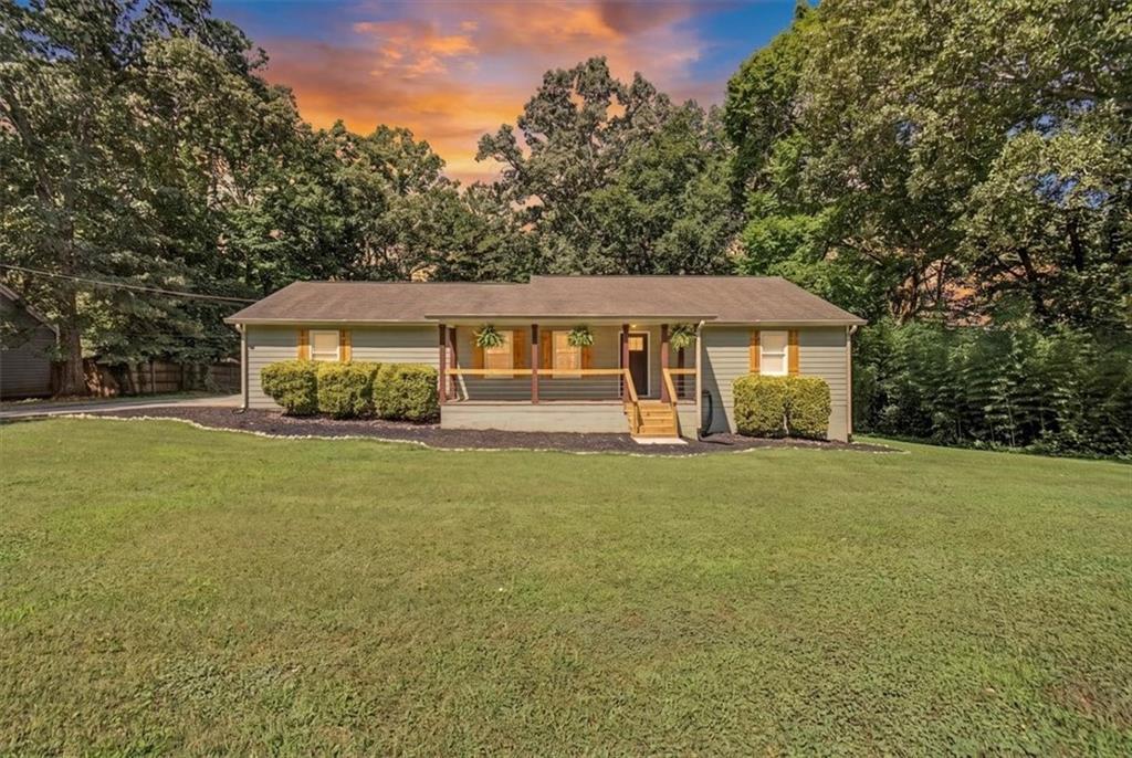611 Calloway Dr., Rockmart, GA 30153