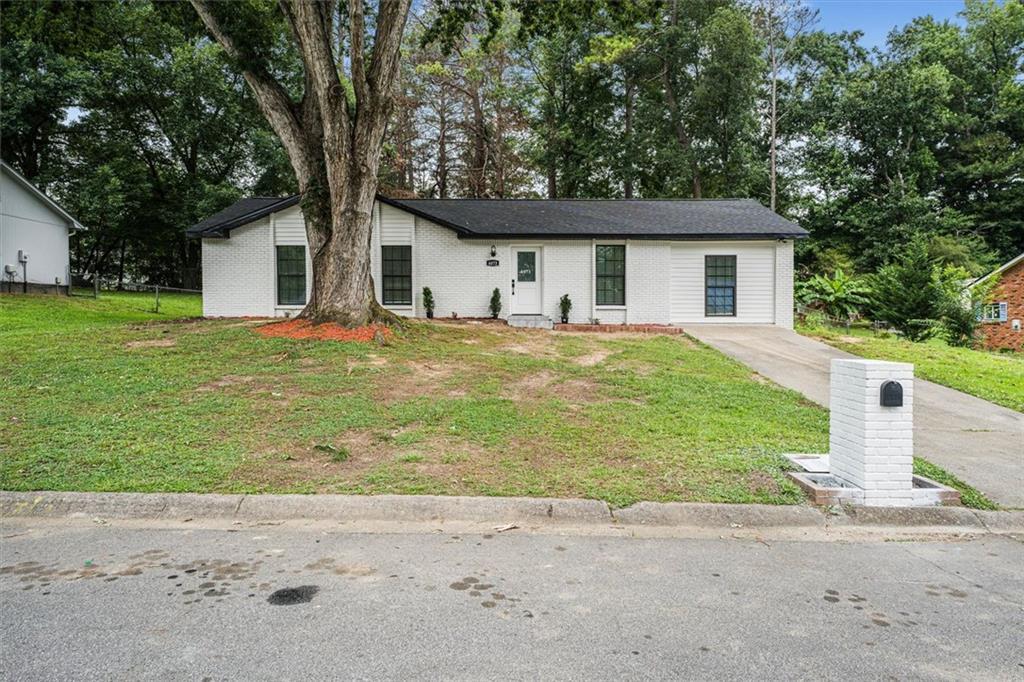 6073 Fieldcrest Dr., Morrow, GA 30260