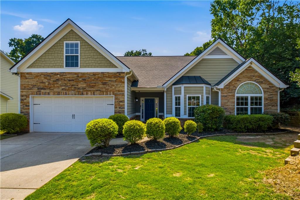 6204 Cove Creek Dr., Flowery Branch, GA 30542
