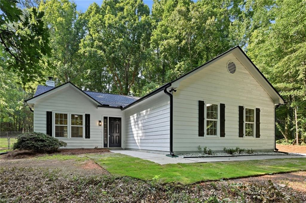 1994 Atha Woods Dr., Monroe, GA 30655