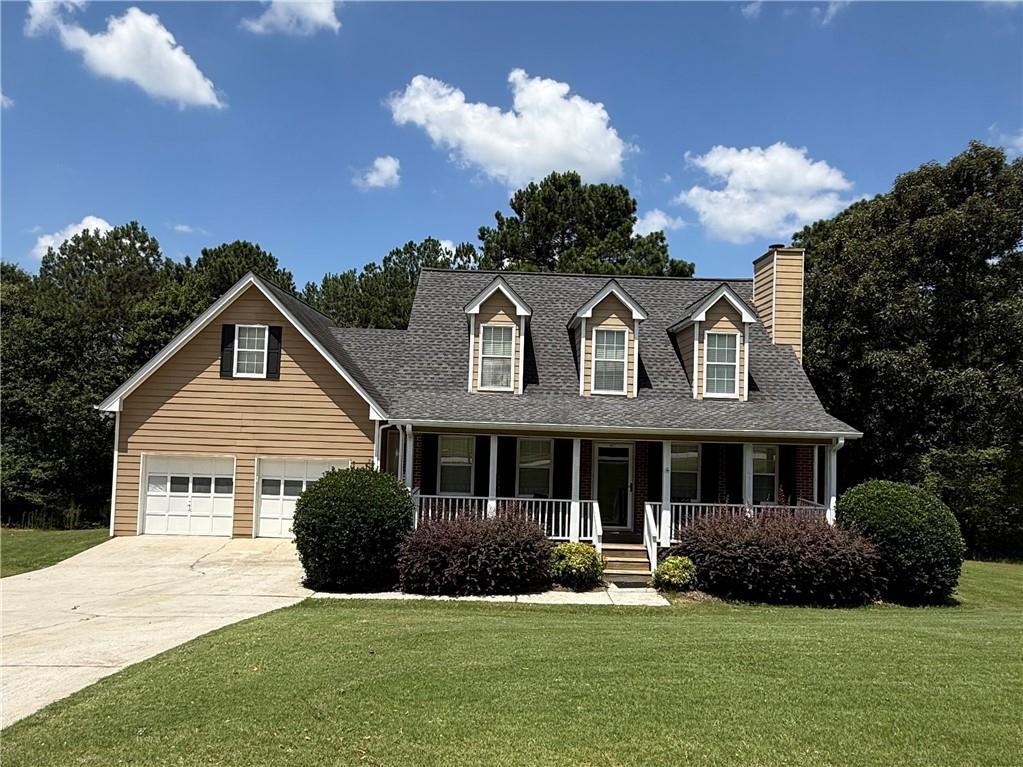 1290 Waterwood Dr., Loganville, GA 30052